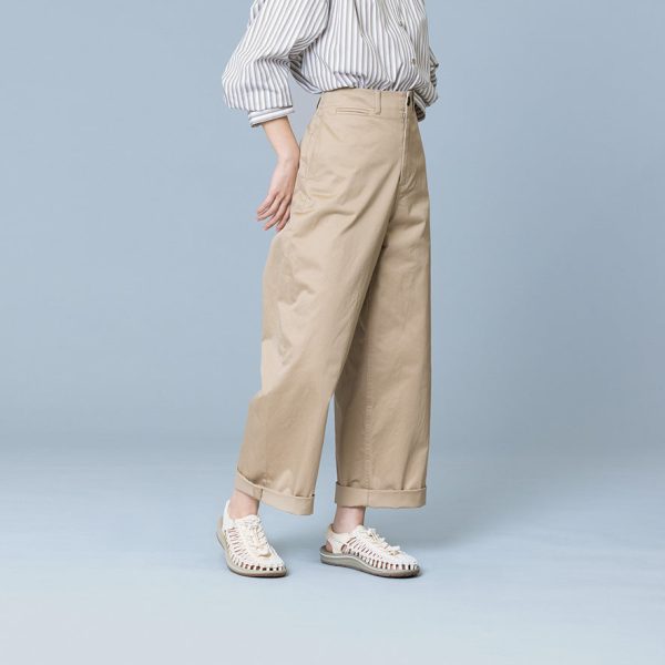 Women's UNEEK Sneaker | Lily Pad/Peach Fuzz