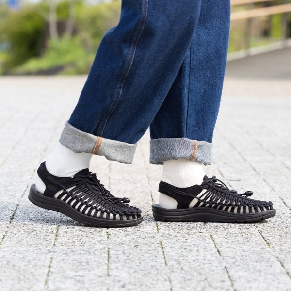 Women's UNEEK Sneaker  |  Black/Black