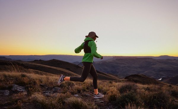 Women's Seek Trail Running Shoe  |  Abbey Stone/Gold