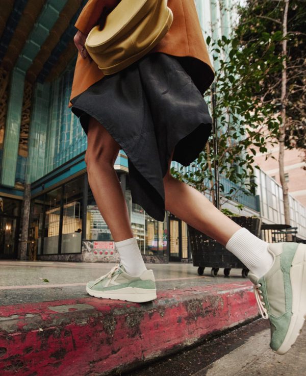 Women's KM2 Jogger  |  Birch/Safari