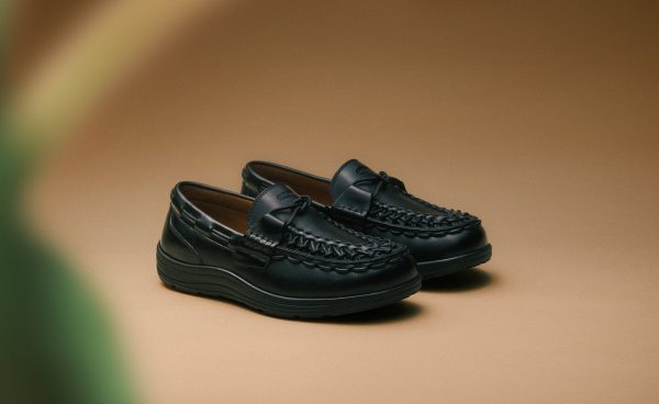 Women's UNEEK Loafer  |  Nocturnal Black